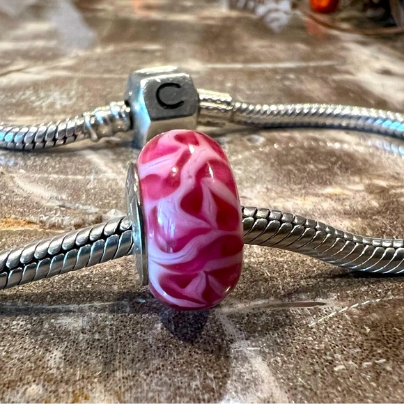 New Authentic Chamilia Swarovski Fuchsia Flames Murano Bead Fuchsia Pink White - Picture 3 of 4